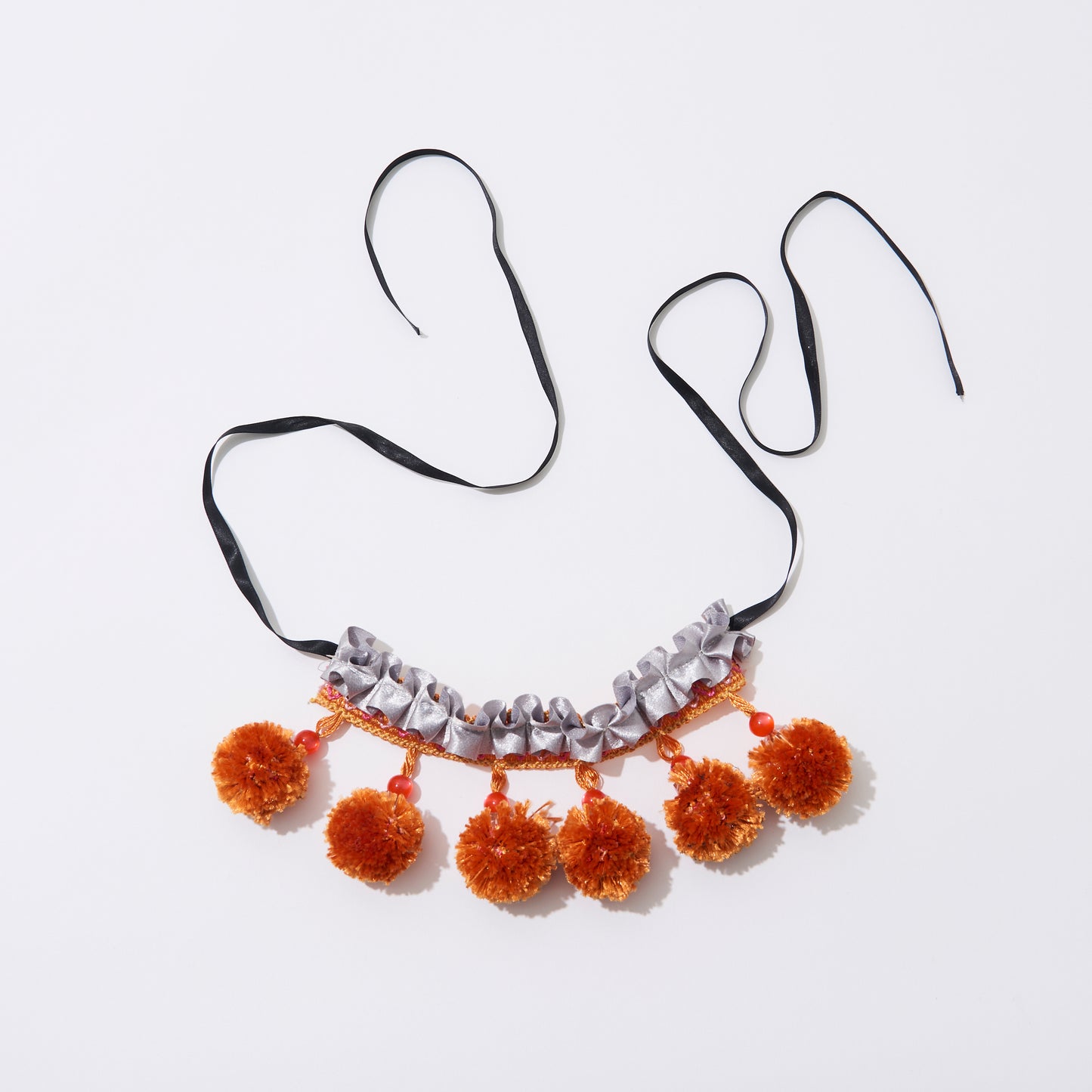 フリルヘッドピースandネックレス (茶色ポンポン)