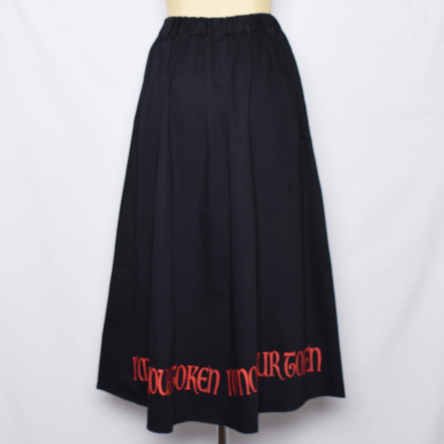 タックロングスカート(ブラック)| I'm not your token