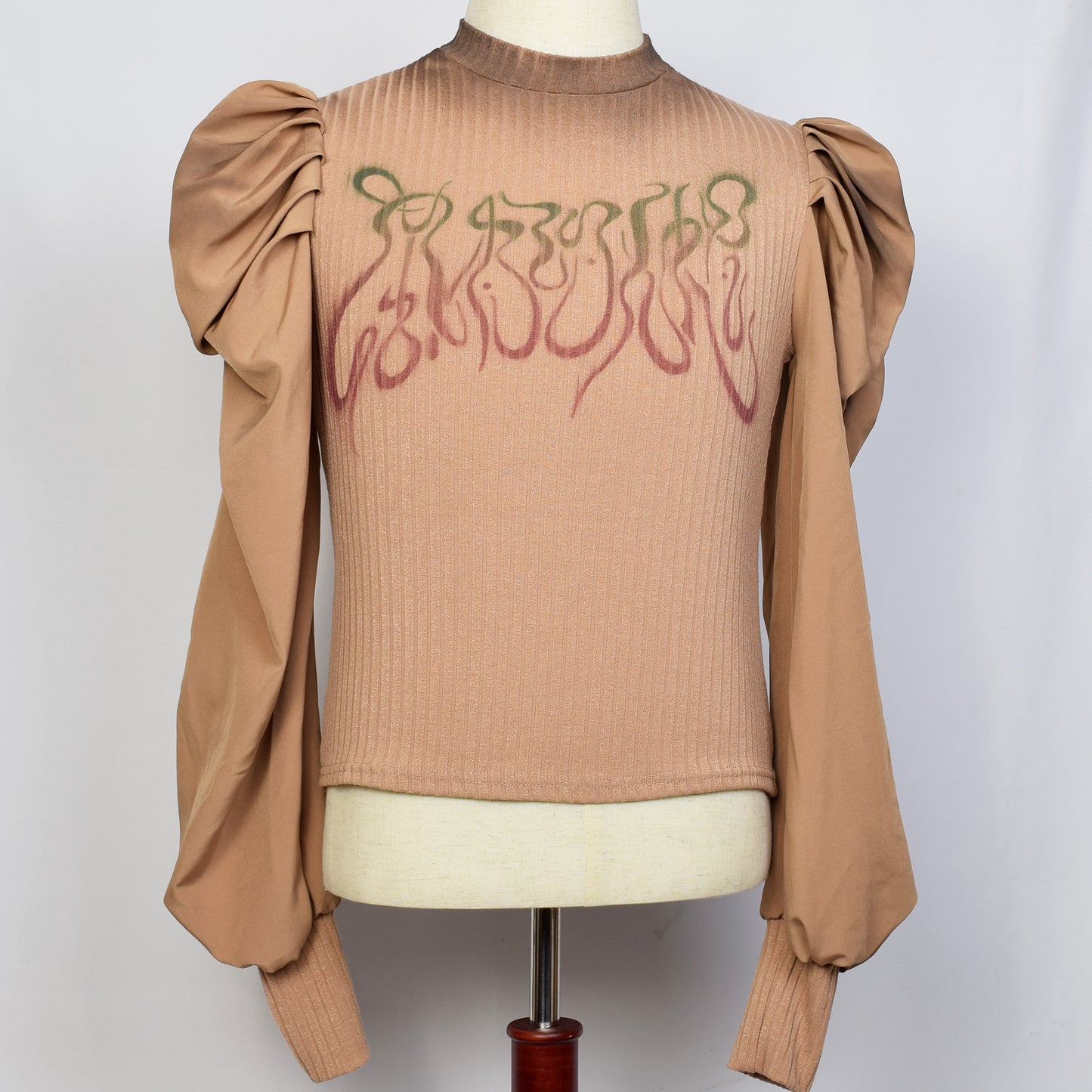 パフスリーブリブトップス（ブラウン）｜基本的人権