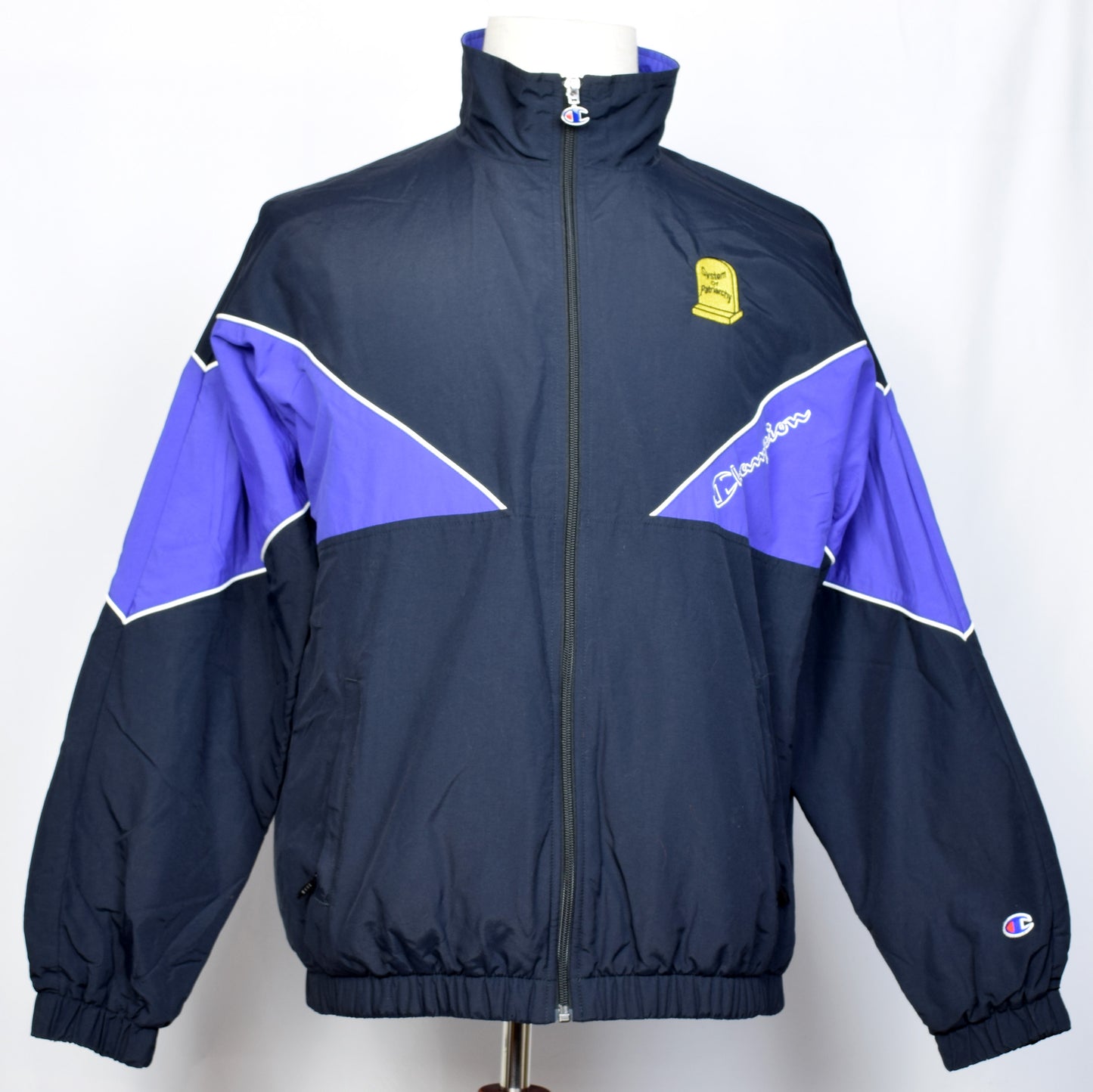 切り替えブルゾン（パープル / ブラック）｜ 家父長制の墓（刺繍）