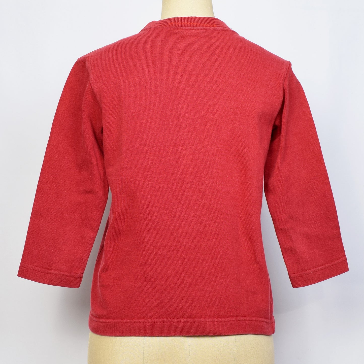 五部袖トップス（レッド）｜ 家父長制の墓（刺繍）