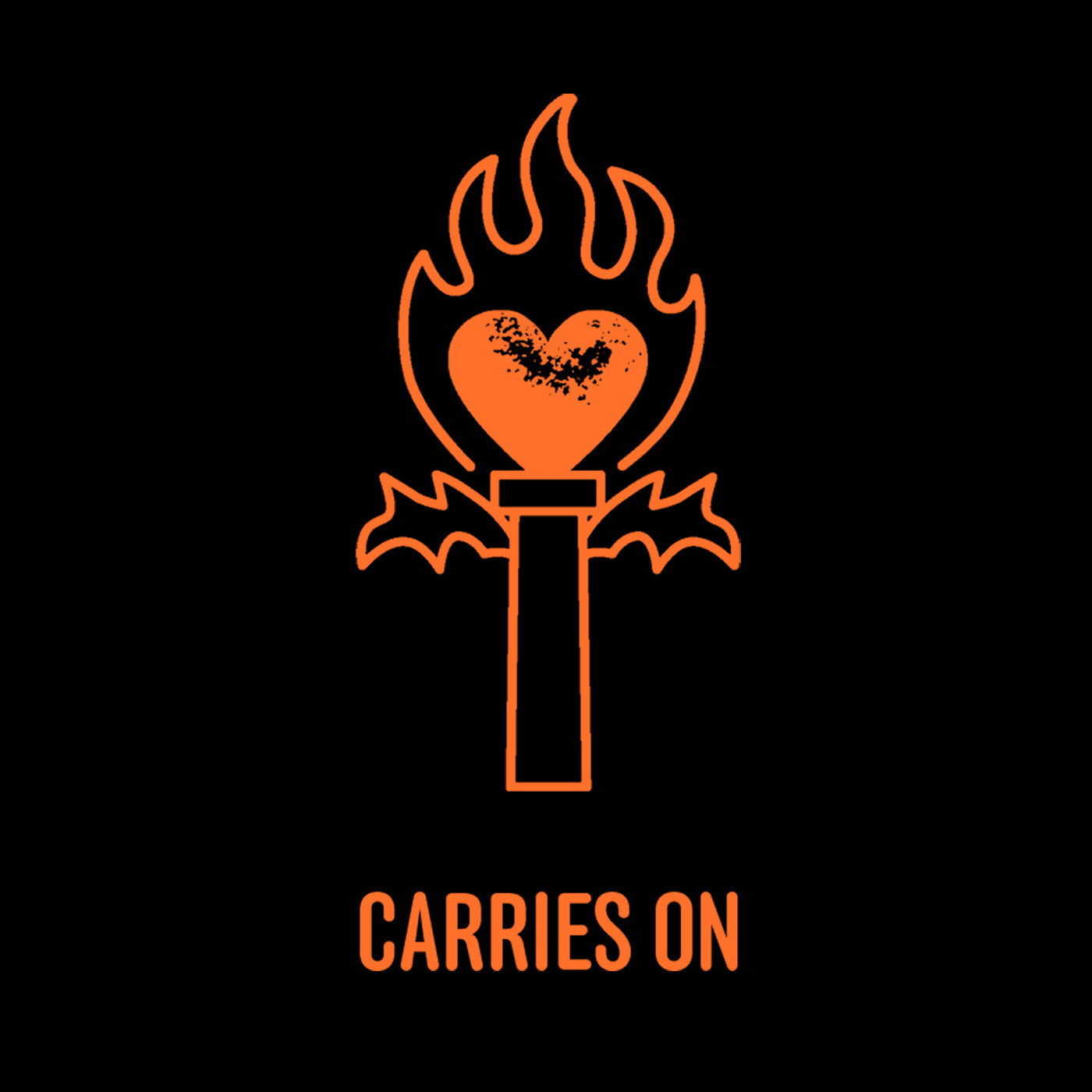 Tシャツの左胸にプリントされている図柄のアップ。黒地に赤で燃え盛る炎のようなハートのペンライトと、その下に"CARRIES ON"とプリントされている。