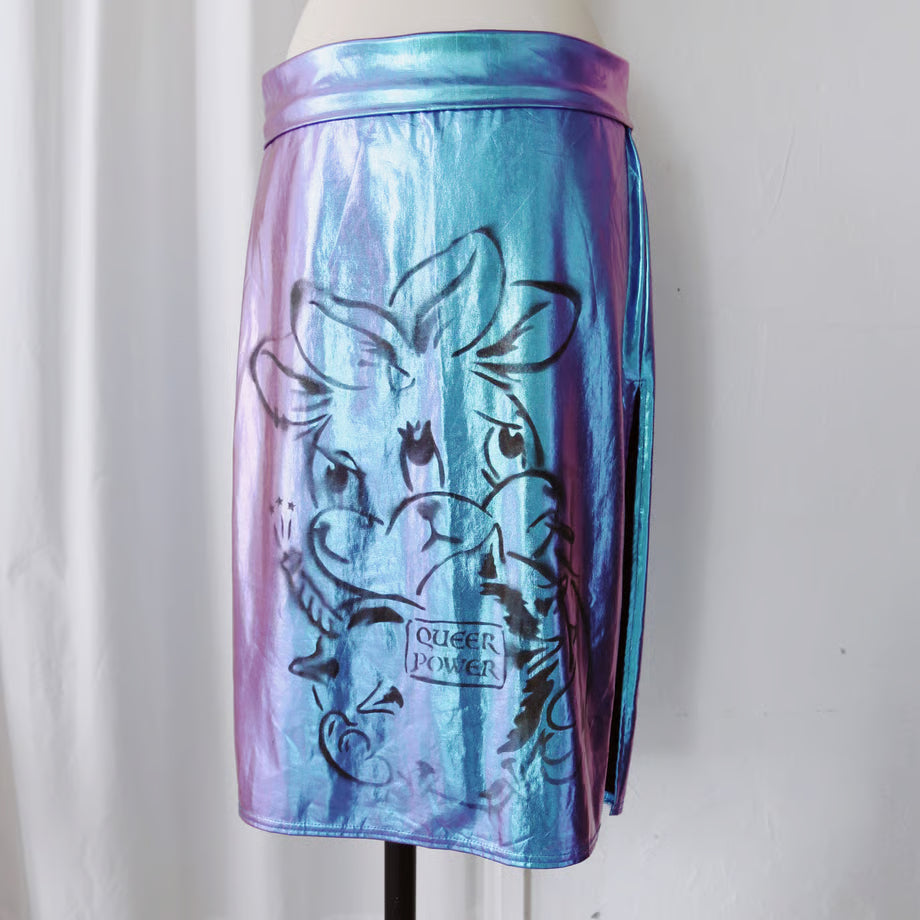 Big T-shirt (beige) | Queer Power