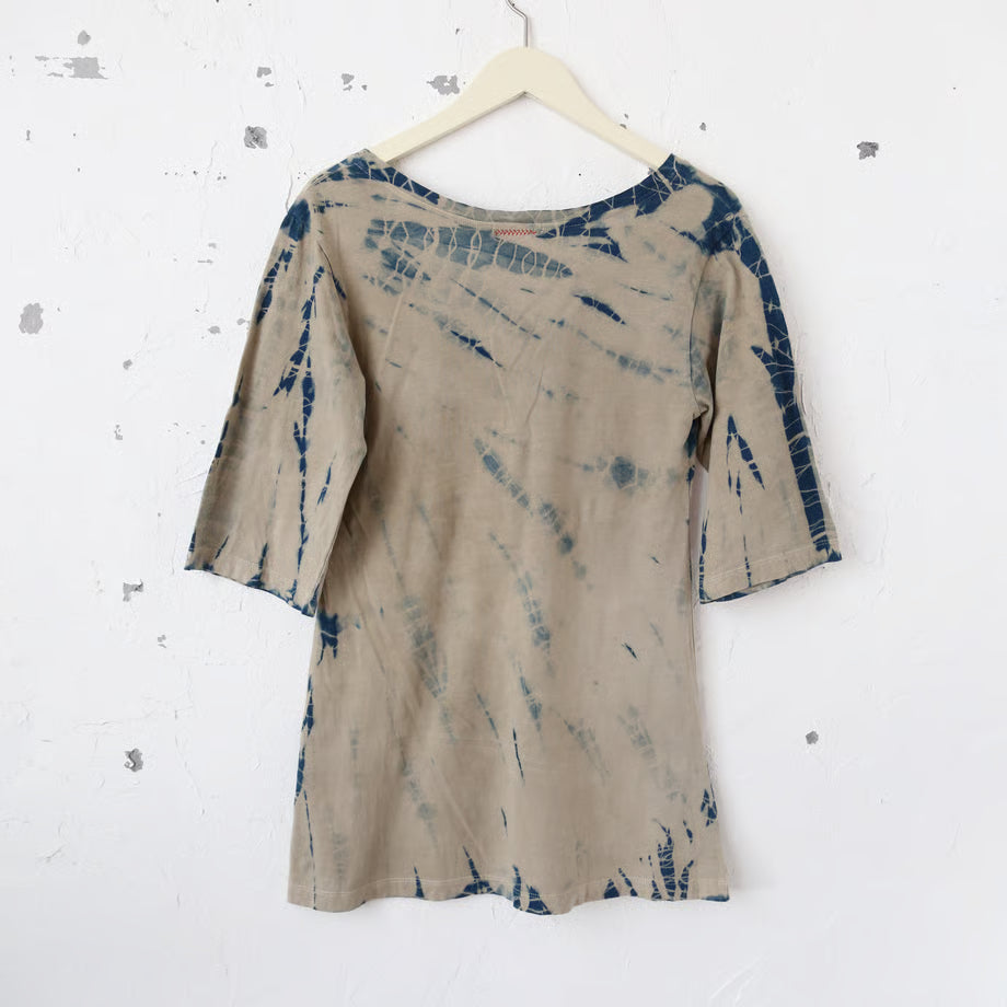 Big T-shirt (beige) | Queer Power