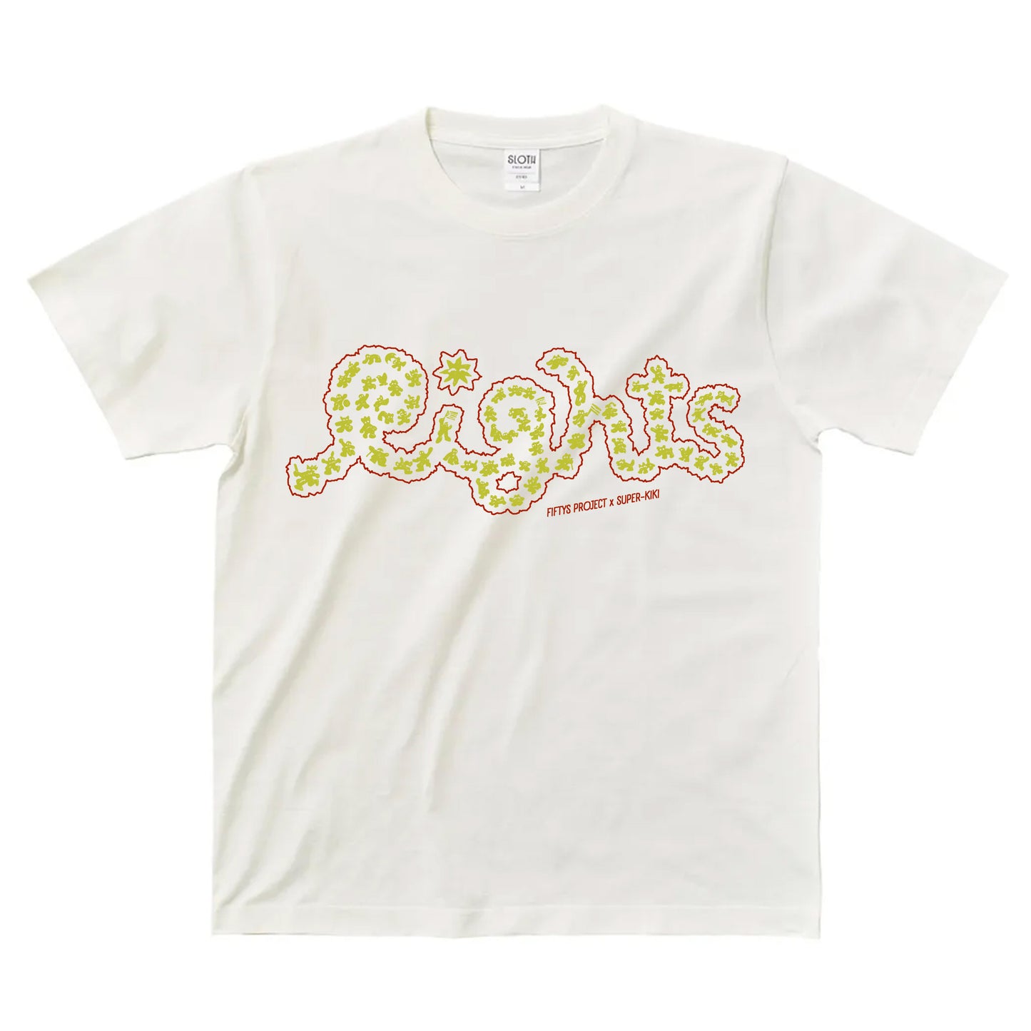 白い半袖のTシャツのフロントに、「Rights」という長い列に並ぶキャラクターたちで構成された黄緑の文字があり、赤いラインで縁取られている。その右下に、「FIFTYS PROJECT x SUPER-KIKI」の文字がある。